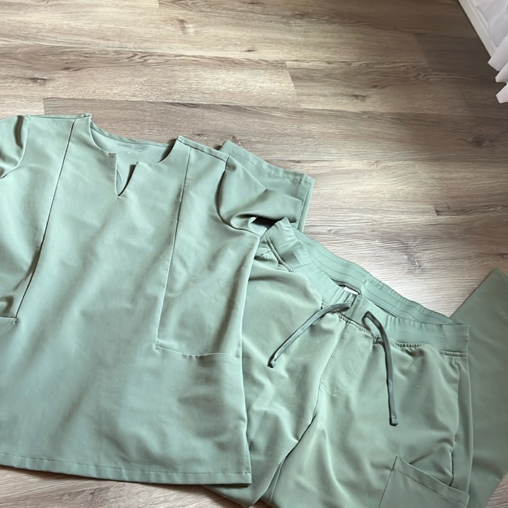 Mandala cargo pants and two pocket scrubs set